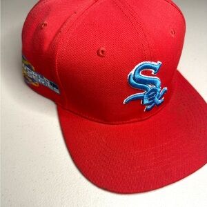 New Era 59FIFTY Chicago White Sox Fitted Hat Red Powder 2005 World Series